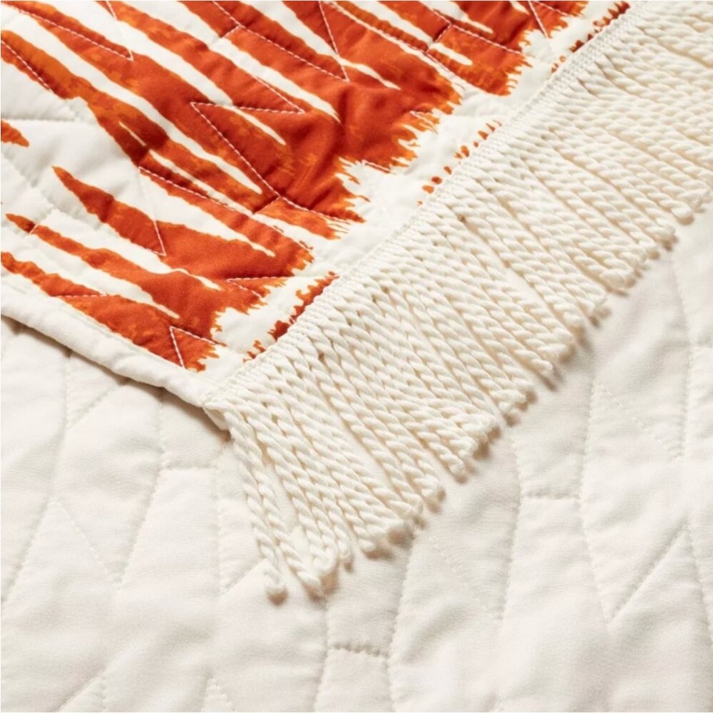 Opalhouse Printed w/Fringe Groove Print Quilt White/Burnt Orange King - Picture 4 of 4